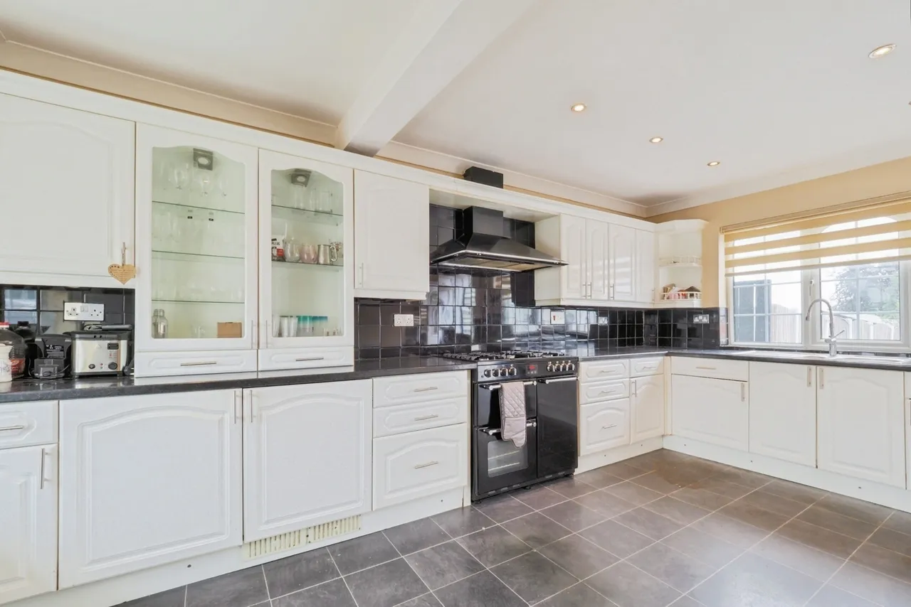 Aberconway Crescent, New Rossington, Doncaster, South Yorkshire, DN11, photo 9