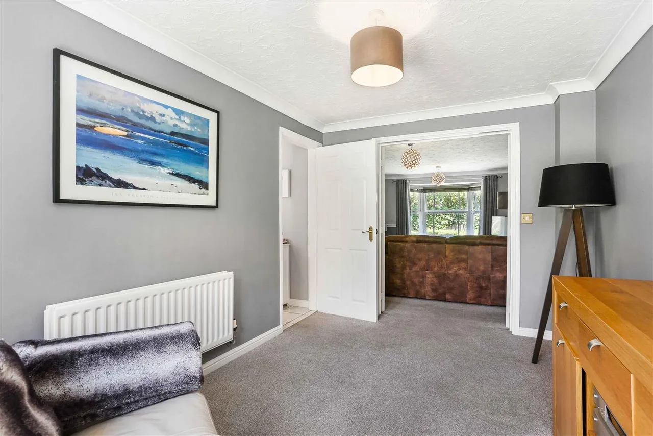 Lawson Walk, Carshalton, SM5 4HE, photo 6