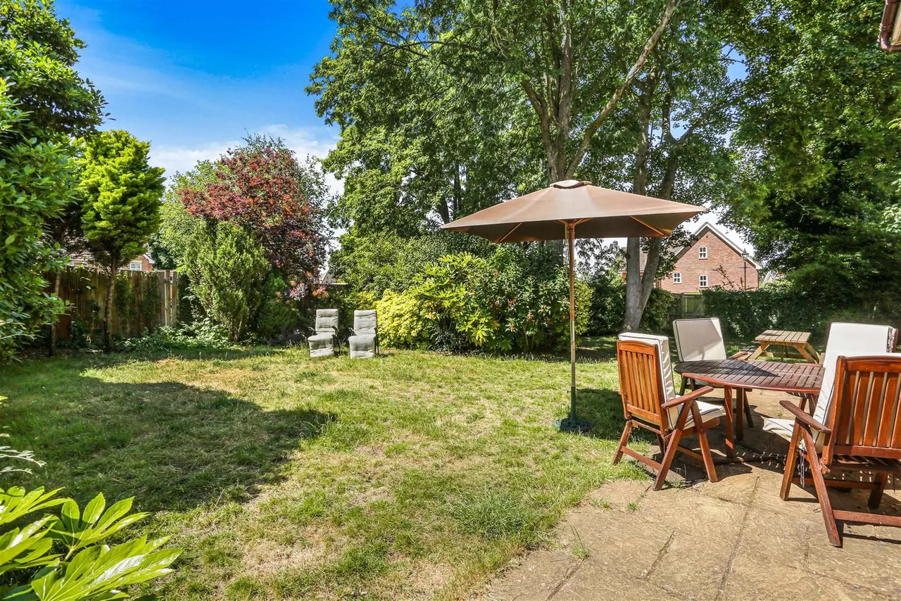 Lawson Walk, Carshalton, SM5 4HE, photo 12
