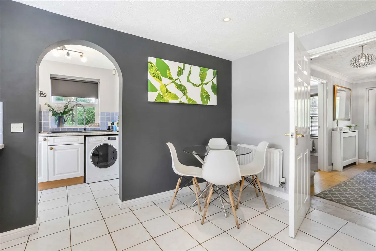 Lawson Walk, Carshalton, SM5 4HE, photo 10