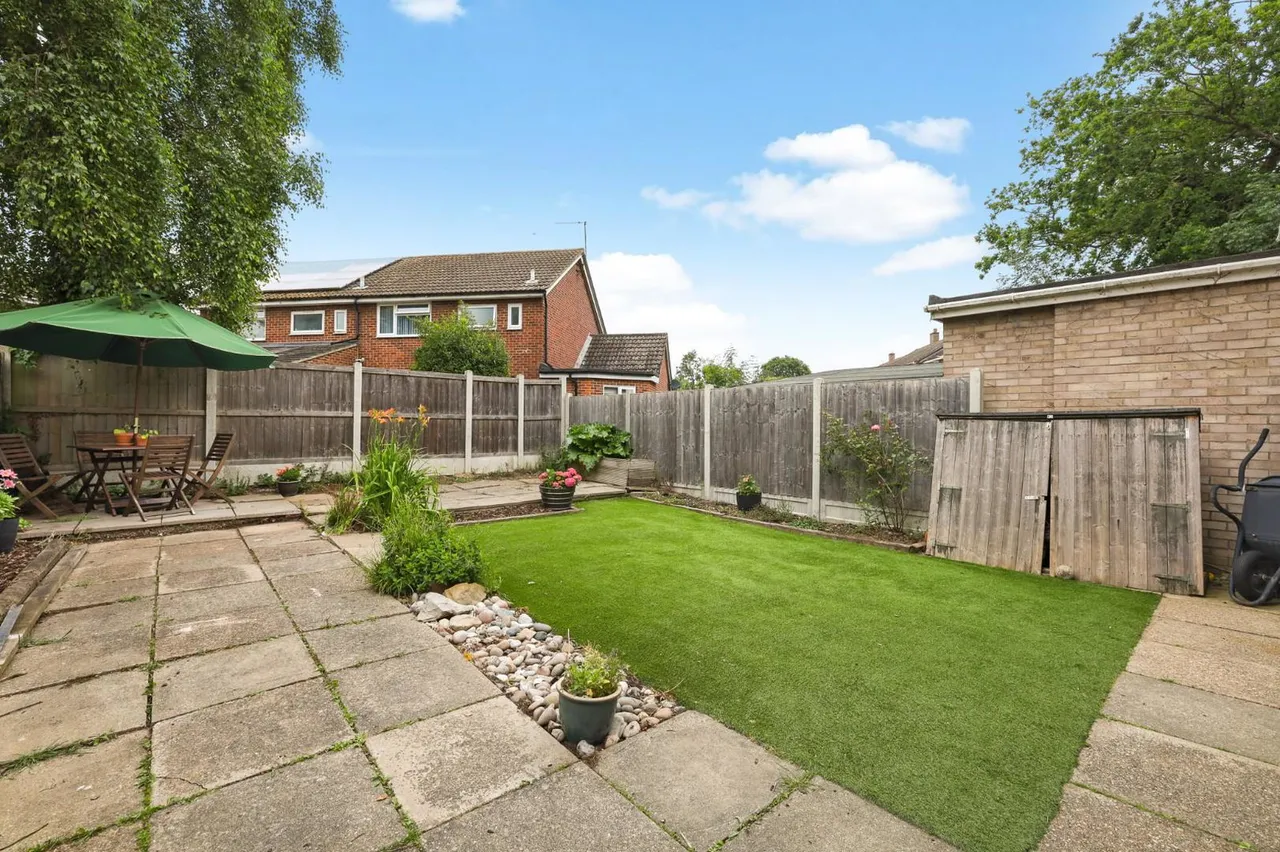 Chalfont Road, Colchester, photo 12