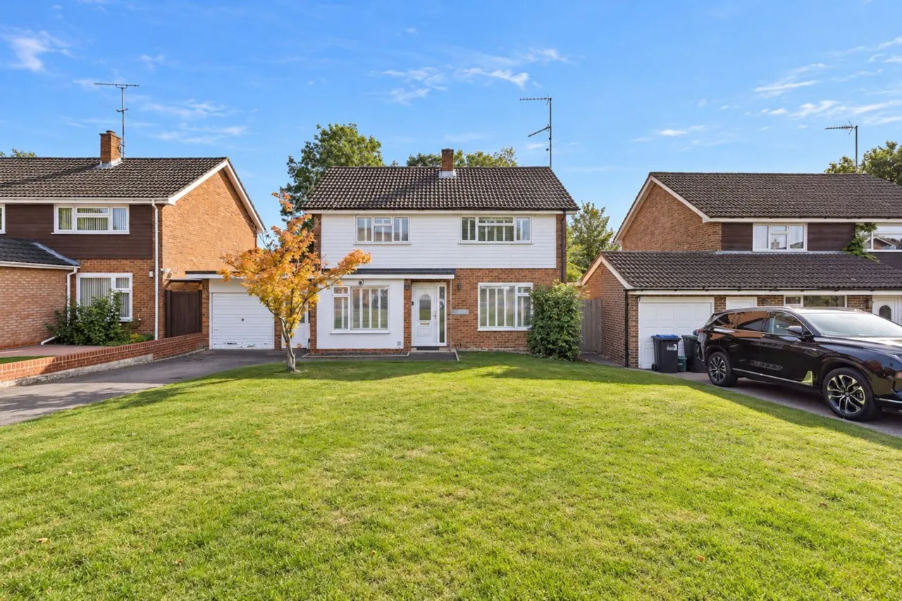 Newlands Park, Copthorne, RH10, photo 19