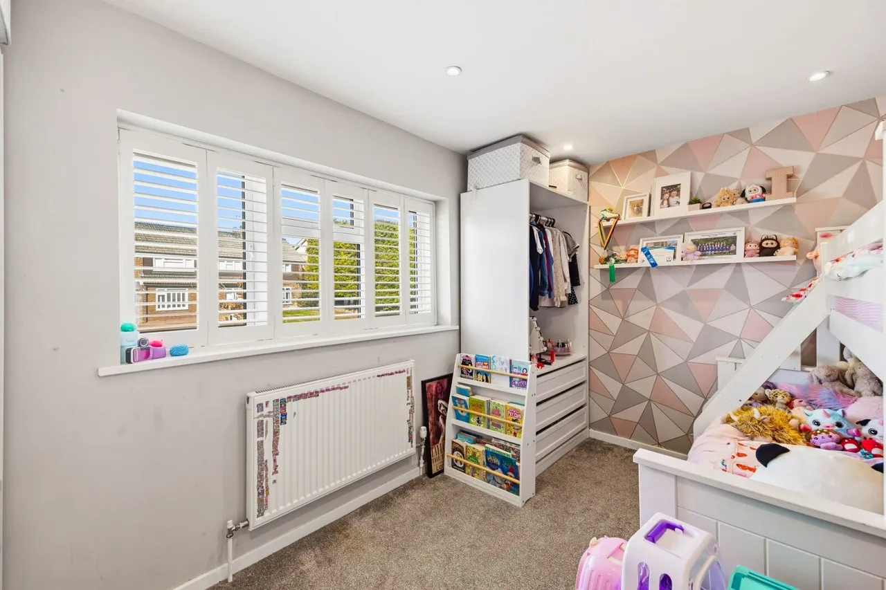 Newlands Park, Copthorne, RH10, photo 13