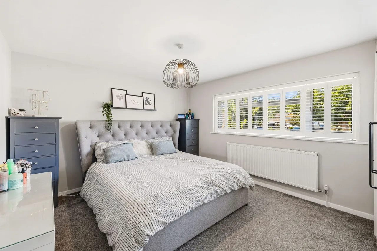 Newlands Park, Copthorne, RH10, photo 12