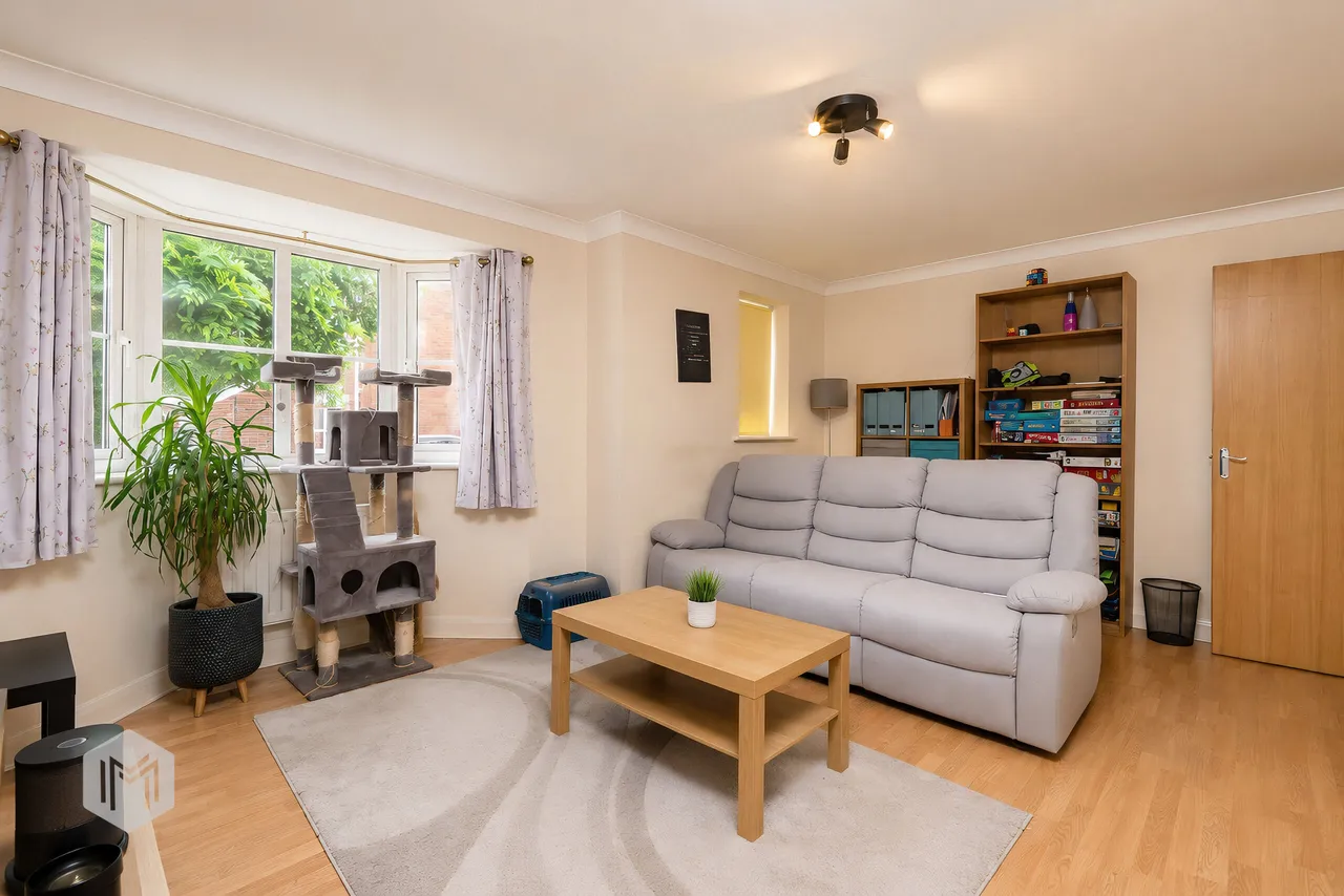 Hayling Close, Bury, BL8 1GS, photo 3