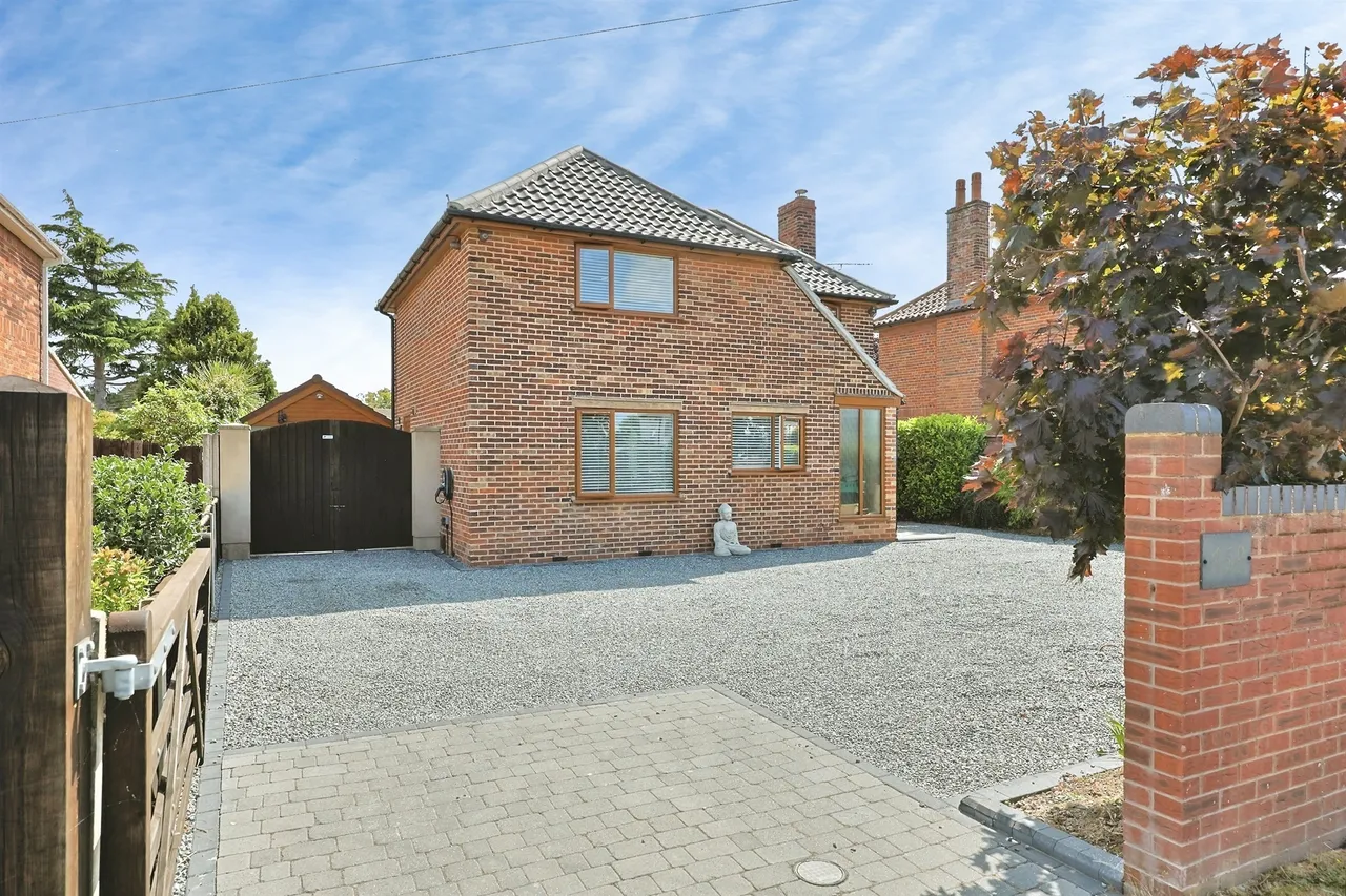 3 bed house for sale — Cromer Road, Norwich