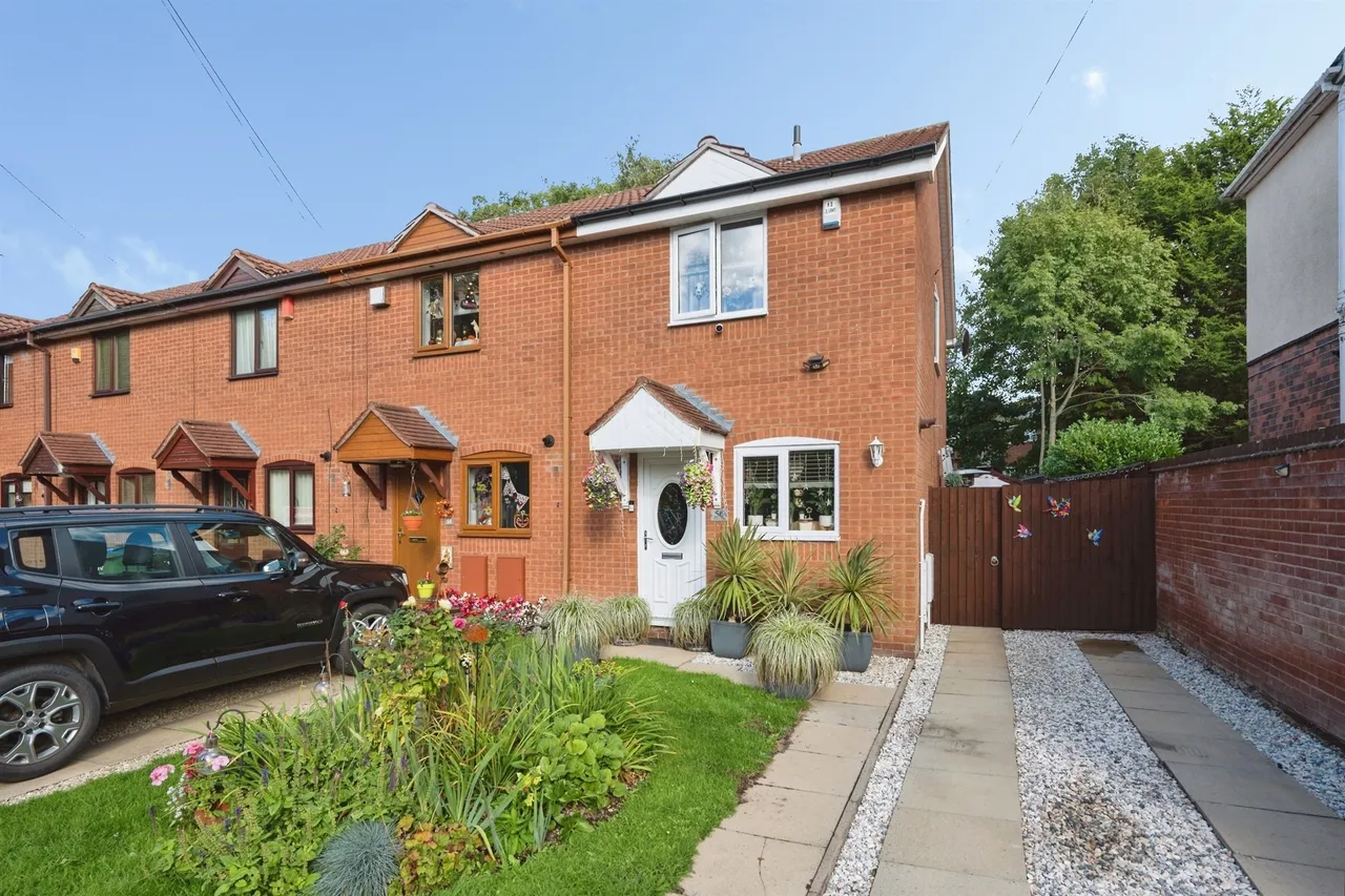 2 bed house for sale, Railway Street, West Bromwich, B70