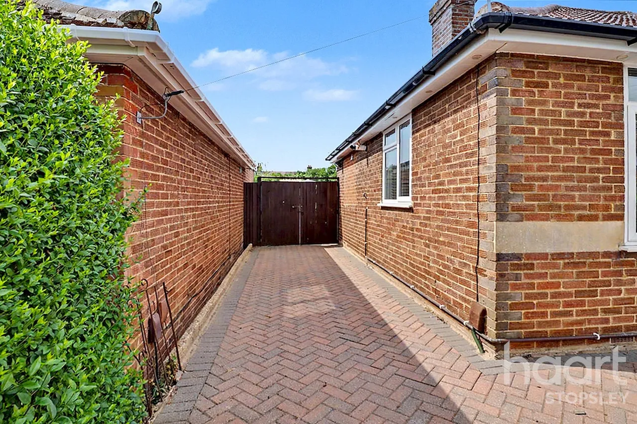 Hawthorn Avenue, Luton, LU2, photo 33