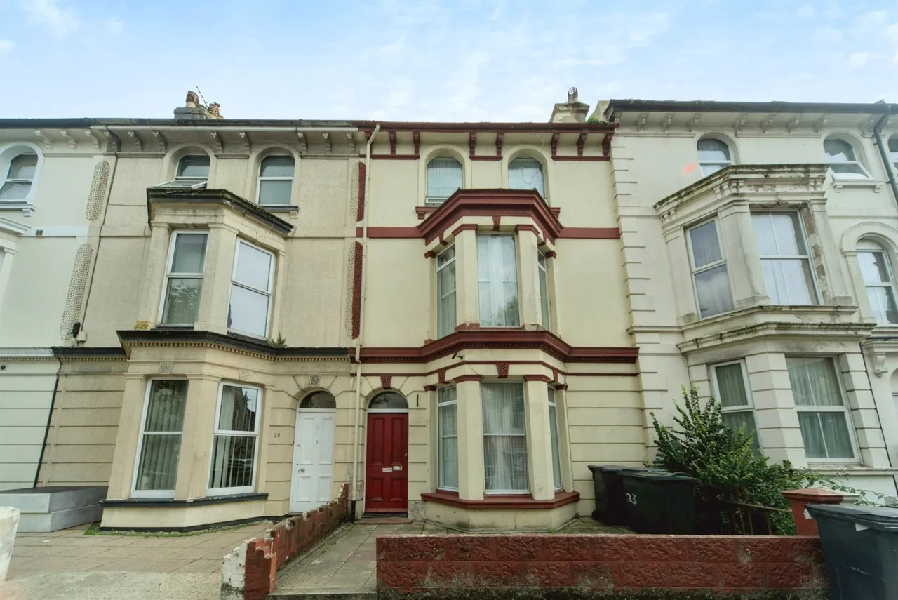 8 bed house for sale — Pevensey Road, Eastbourne