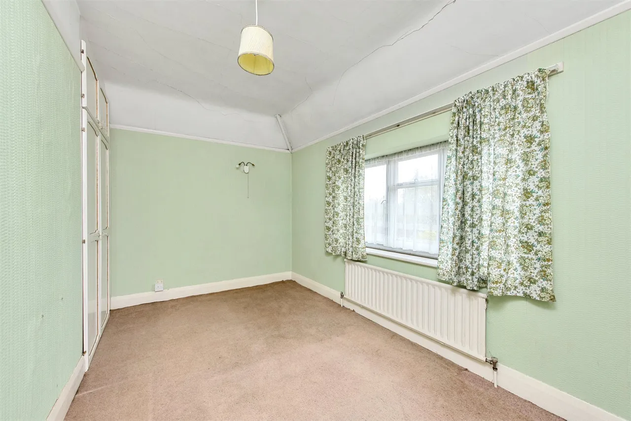 Aldershot Road, Ash, Guildford, Surrey, GU12 6PD, photo 10