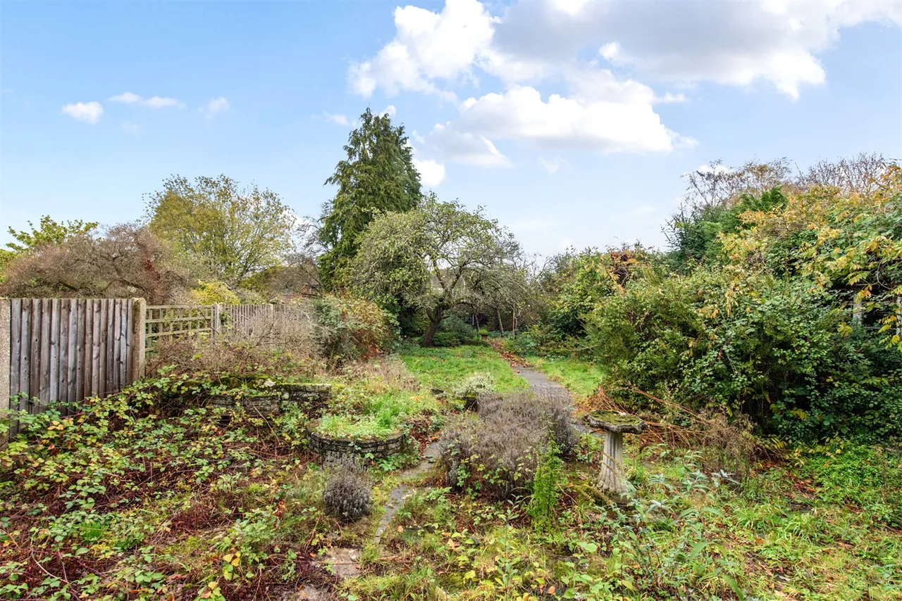 Aldershot Road, Ash, Guildford, Surrey, GU12 6PD, photo 2