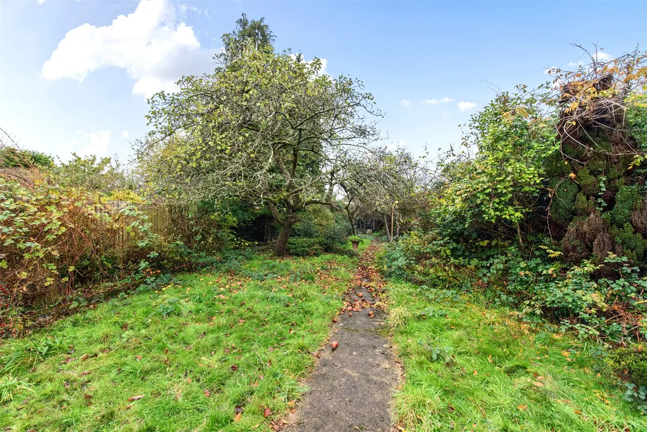 Aldershot Road, Ash, Guildford, Surrey, GU12 6PD, photo 13