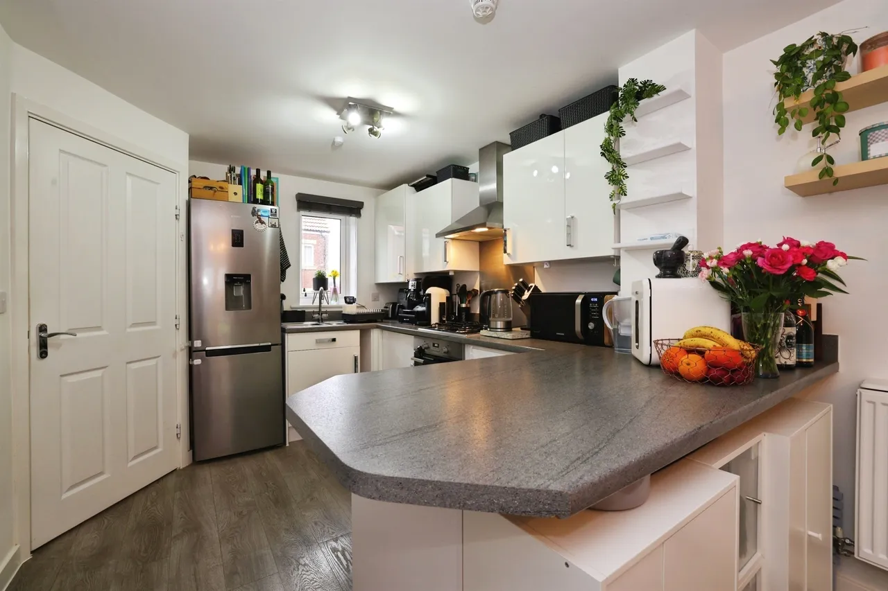 Rutherford Close, Calne, SN11, photo 4