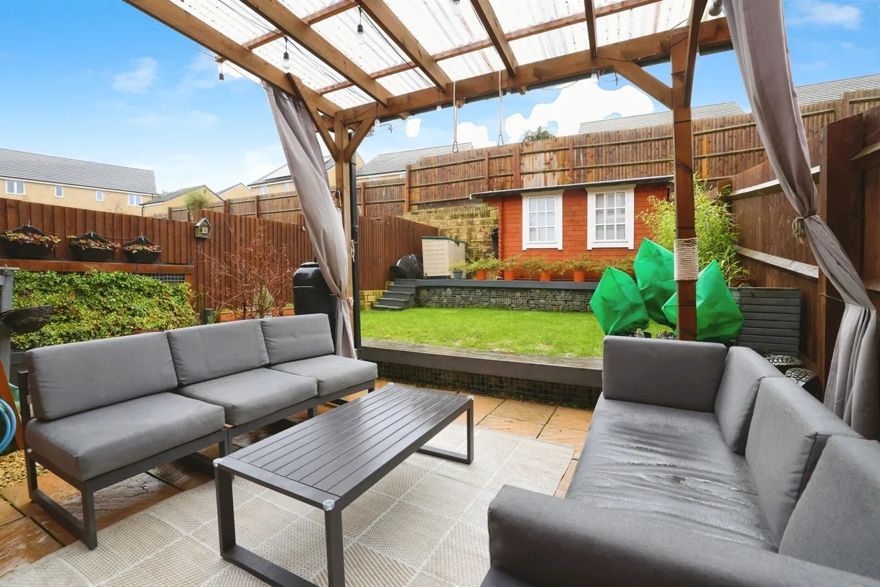 Rutherford Close, Calne, SN11, photo 15