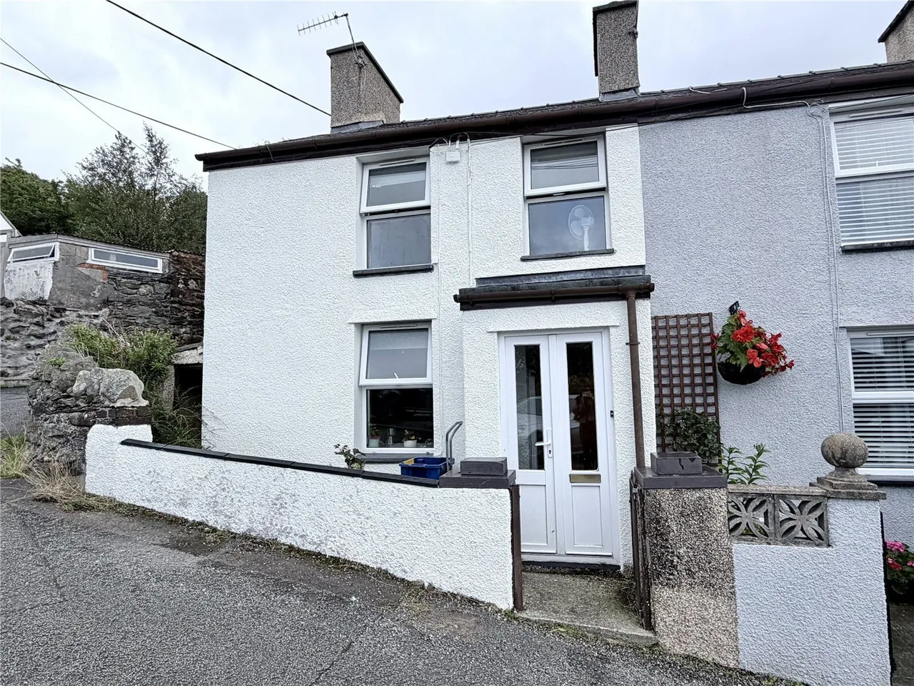 2 bed house for sale, Cilfodan, Bethesda, LL57