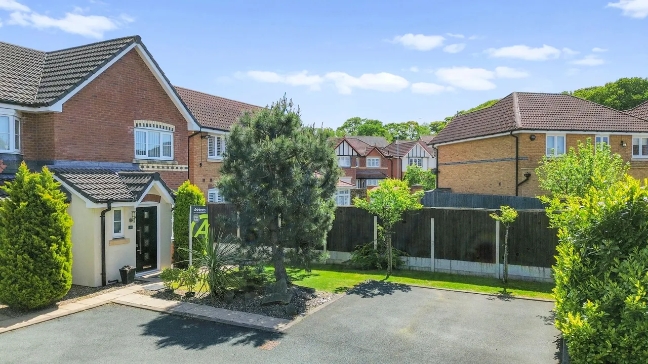 3 bed house for sale — Chelford Road, Eccleston, St. Helens, WA10 5PL