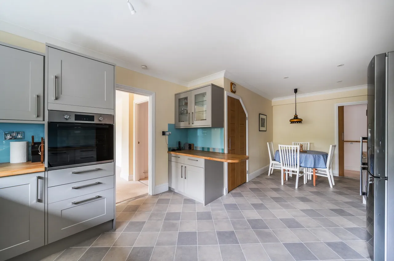 Smarts Heath Road, Woking, GU22, photo 6
