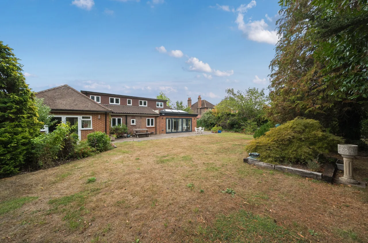 Smarts Heath Road, Woking, GU22, photo 35