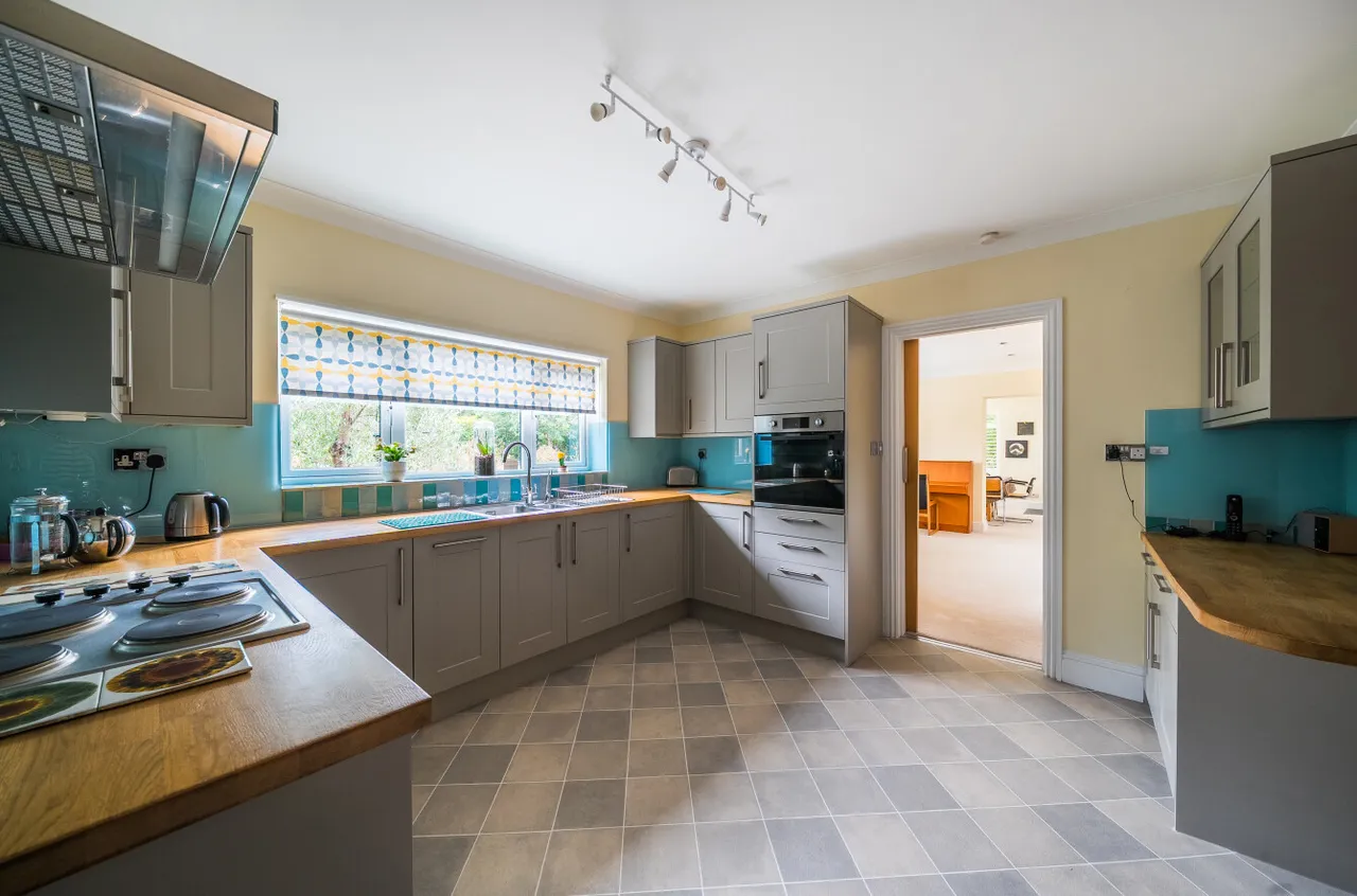 Smarts Heath Road, Woking, GU22, photo 5