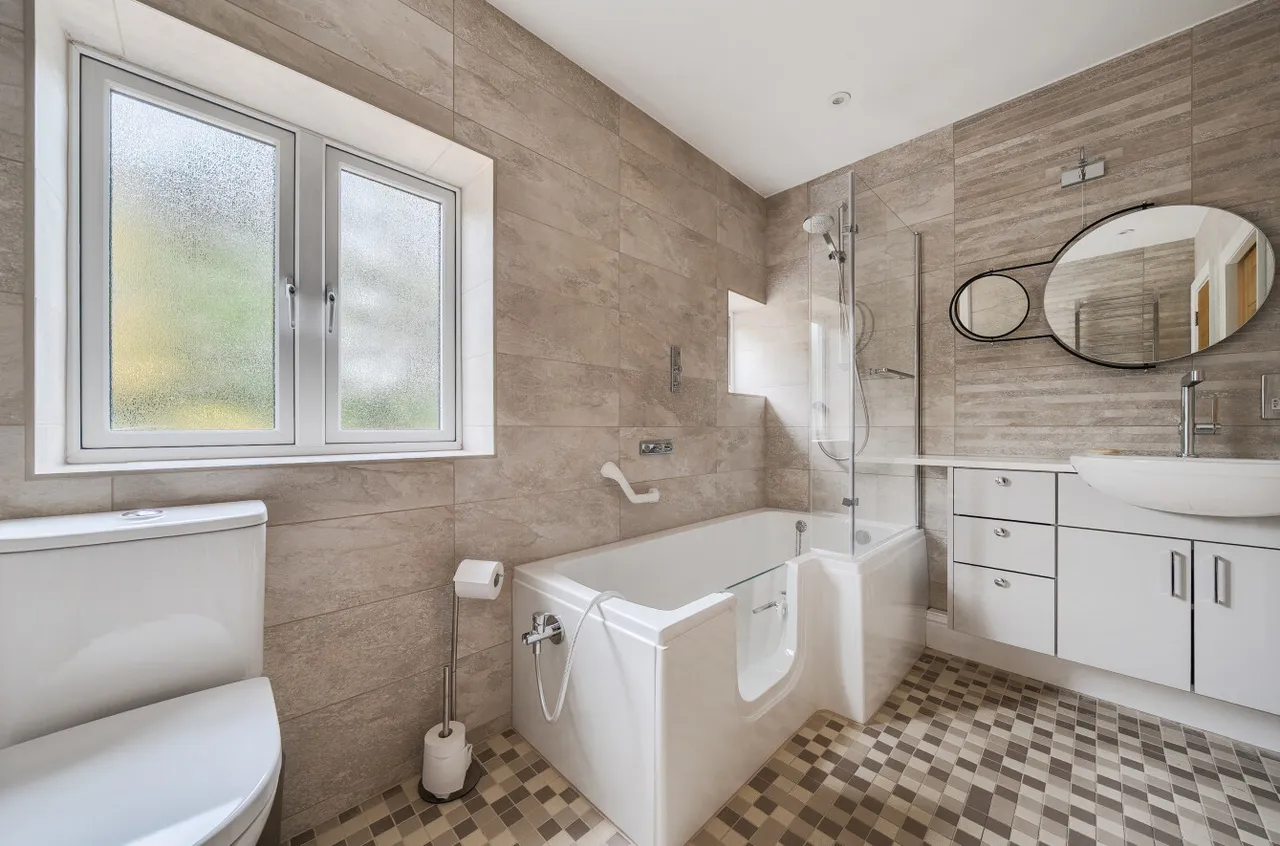 Smarts Heath Road, Woking, GU22, photo 31