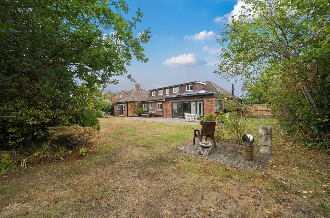 Smarts Heath Road, Woking, GU22, photo 34