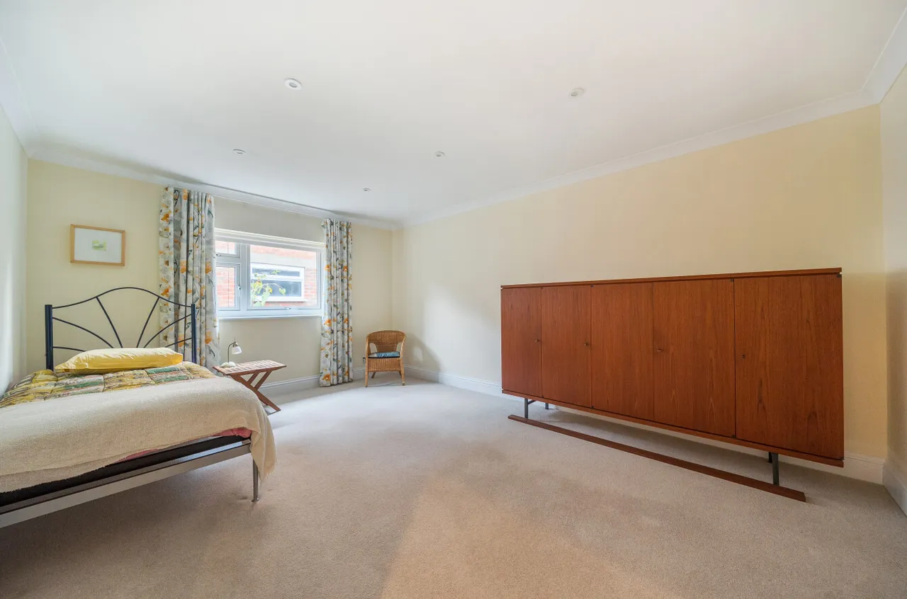Smarts Heath Road, Woking, GU22, photo 22