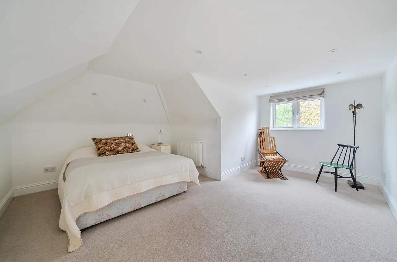 Smarts Heath Road, Woking, GU22, photo 29