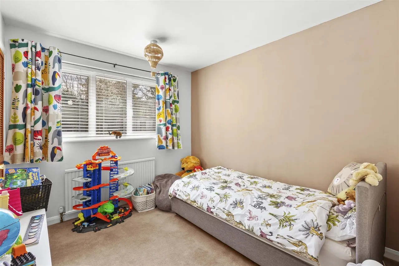 Sabina Close, High Wycombe, HP12, photo 13