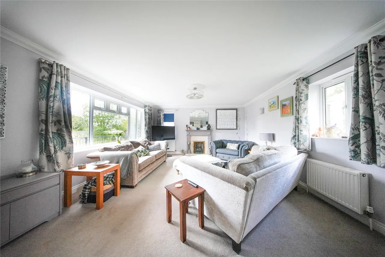 Appletree Close, Redlynch, SP5, photo 3