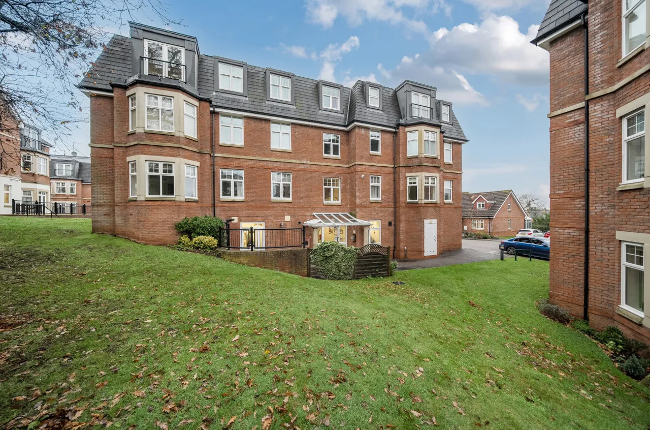 2 bed flat for sale, Kinglake Drive, Taunton, TA1
