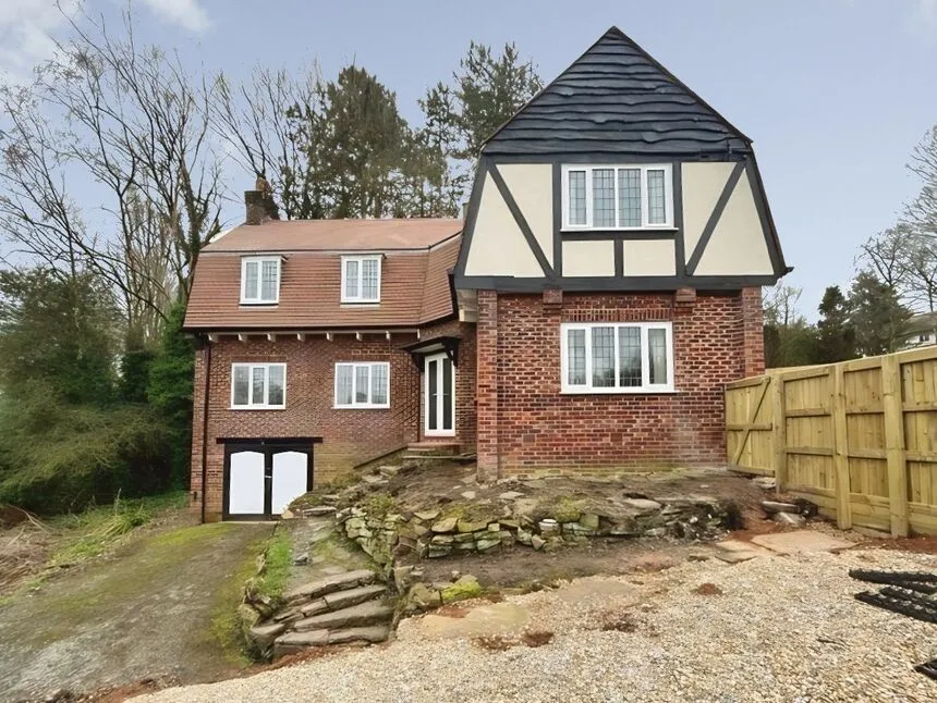 3 bed house to rent — Handforth Road, Wilmslow, Cheshire, SK9