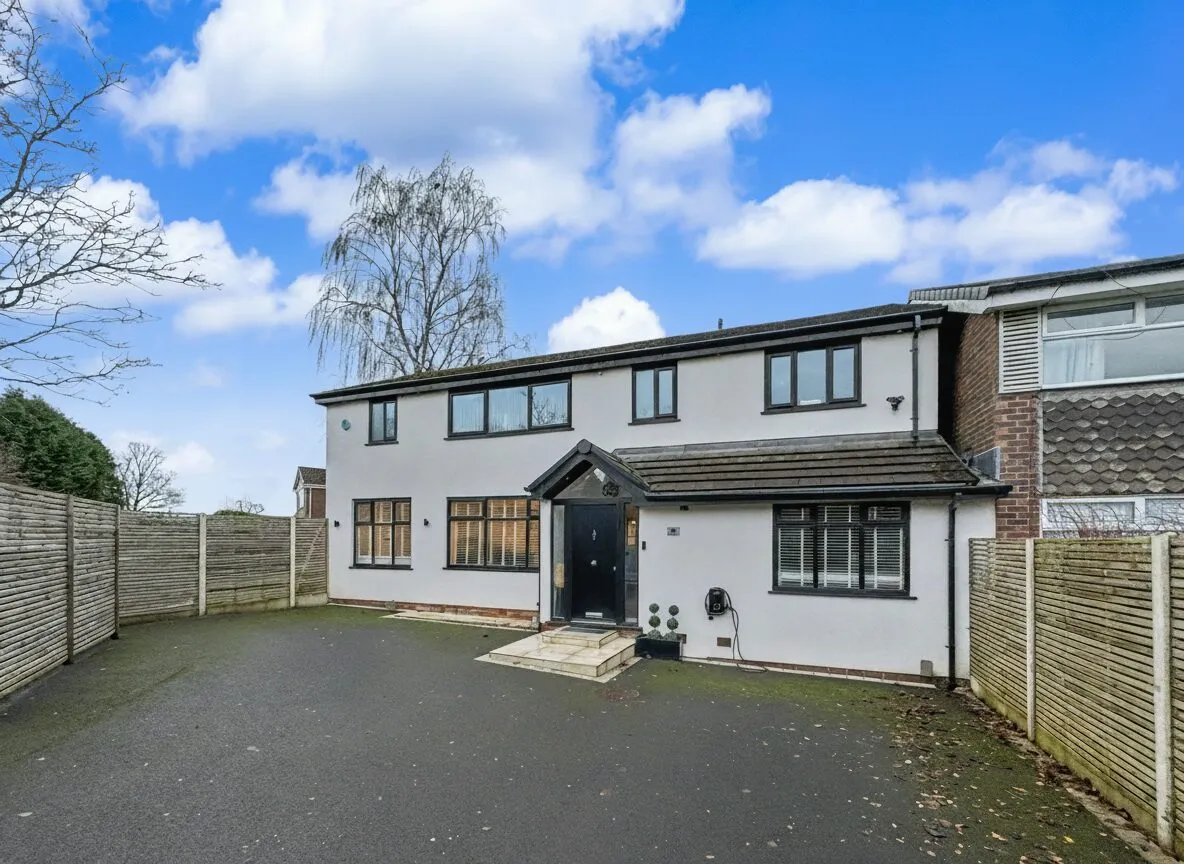 5 bed property for sale, Ringley Drive, Whitefield, M45