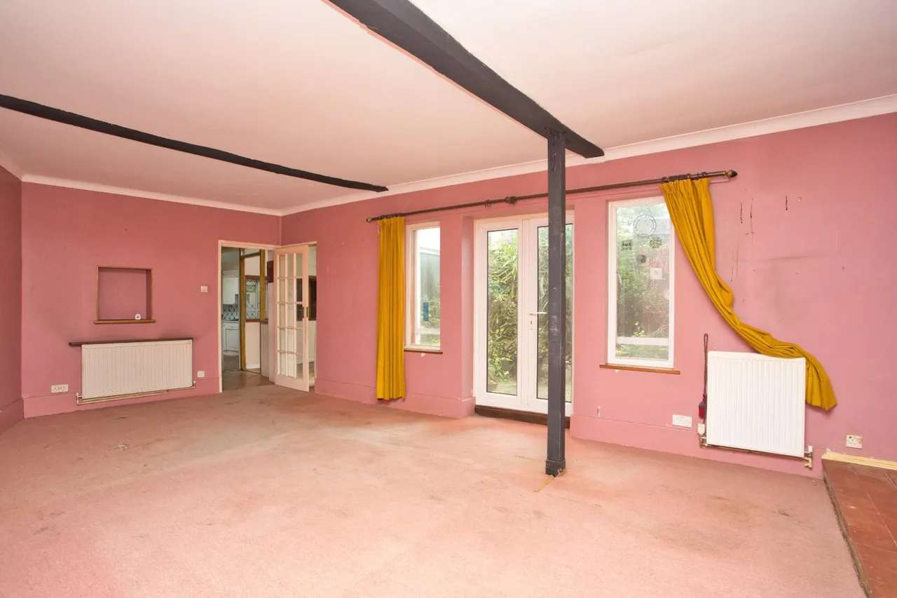 Bowling Street, Sandwich, CT13, photo 2