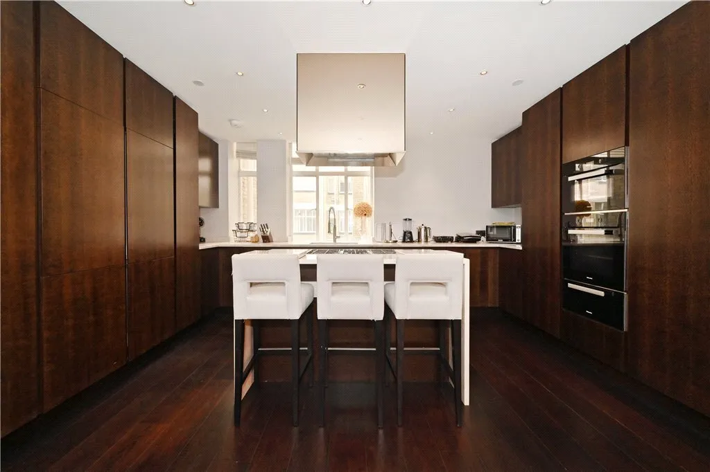 Portman Square, Marylebone, W1H, photo 21