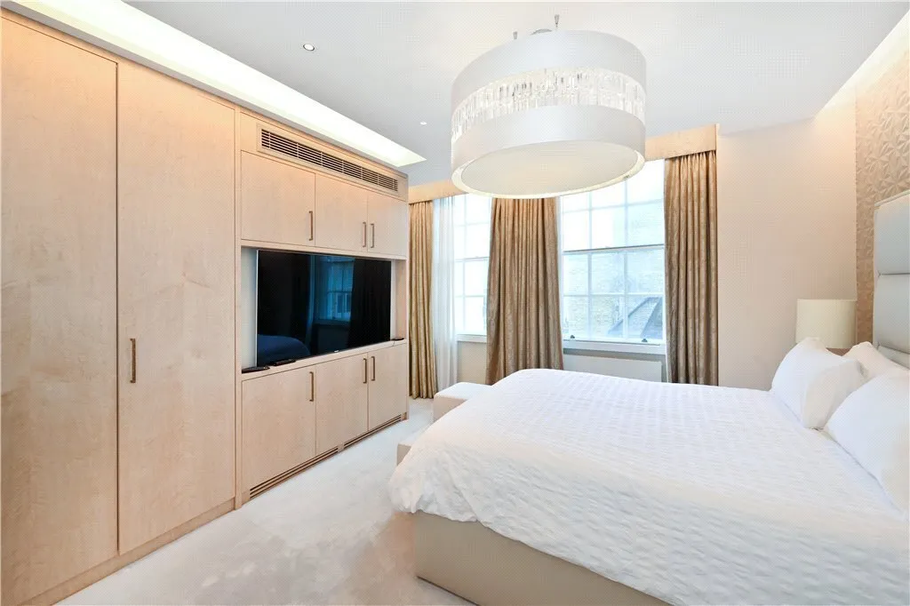 Portman Square, Marylebone, W1H, photo 12