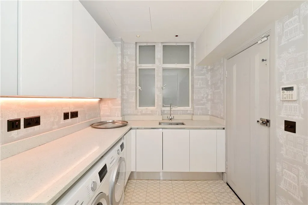 Portman Square, Marylebone, W1H, photo 14