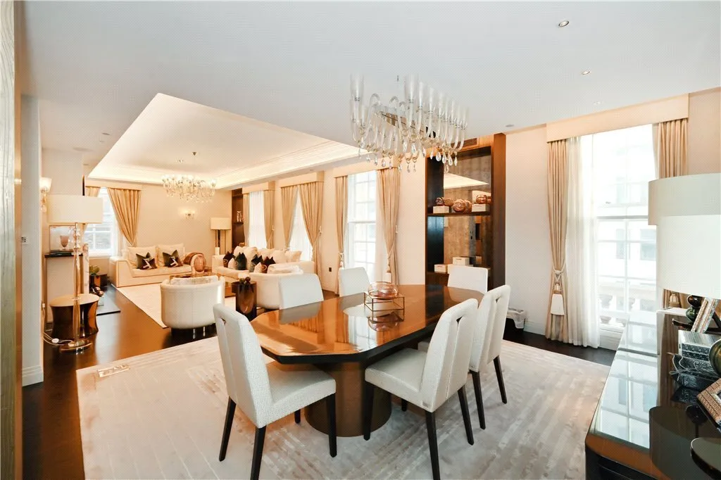 Portman Square, Marylebone, W1H, photo 2