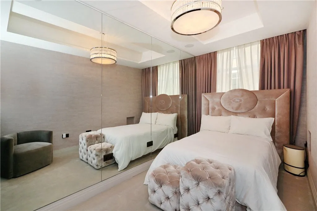 Portman Square, Marylebone, W1H, photo 13