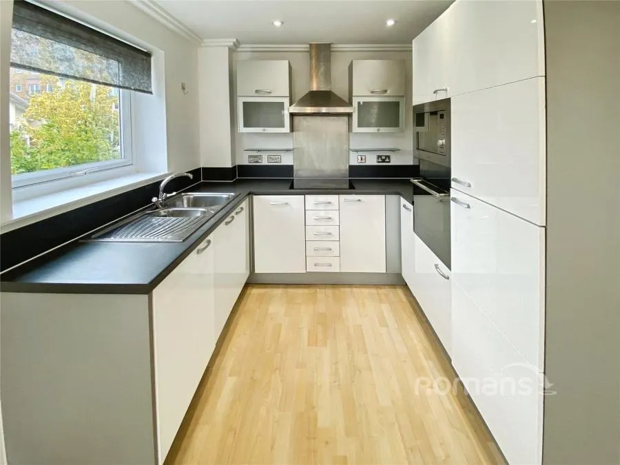 Winterthur Way, Basingstoke, RG21, photo 4