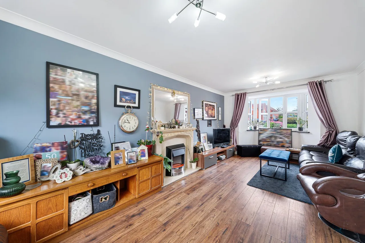 Roscommon Way, Widnes, Widnes, WA8 9SB, photo 4