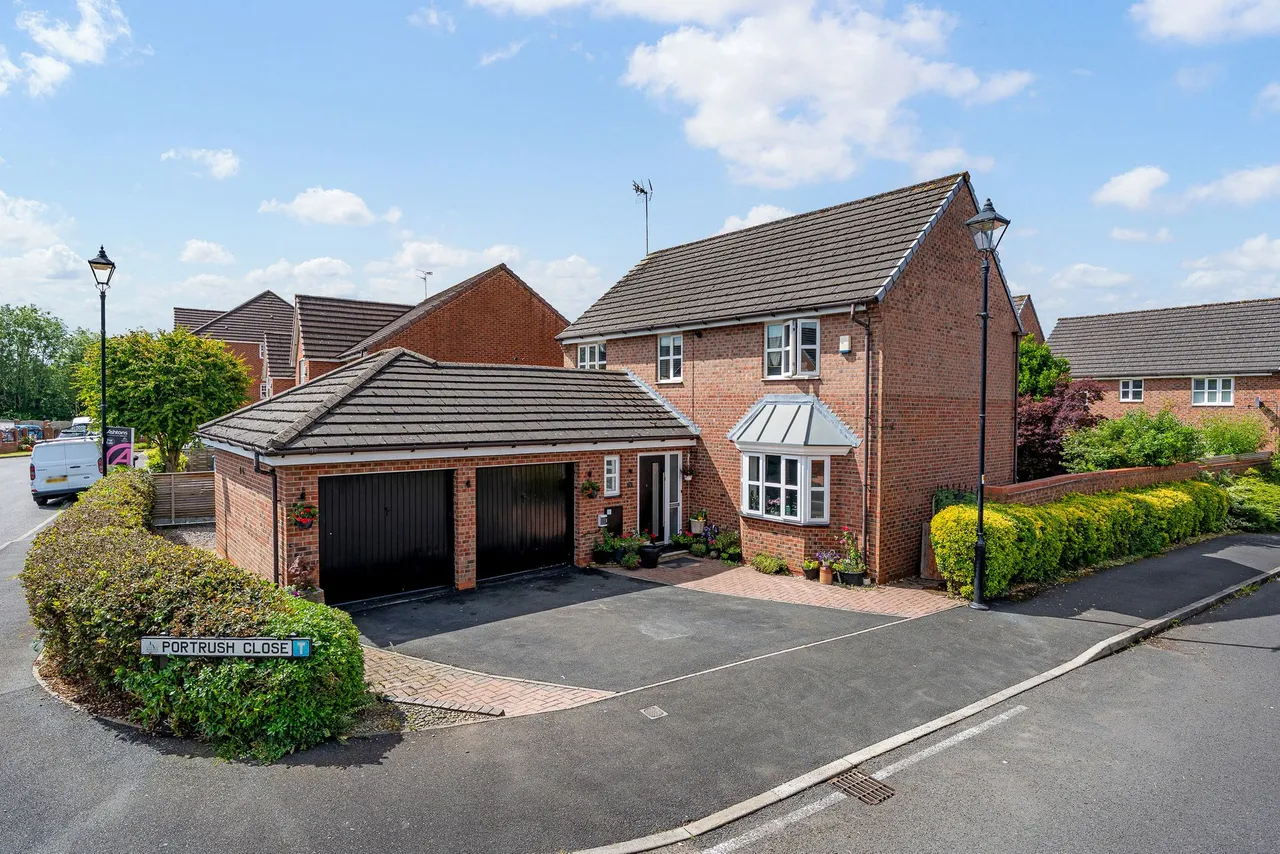 4 bed house for sale — Roscommon Way, Widnes, Widnes, WA8 9SB