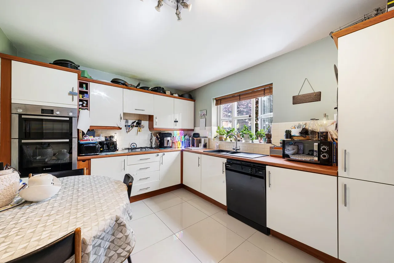 Roscommon Way, Widnes, Widnes, WA8 9SB, photo 2