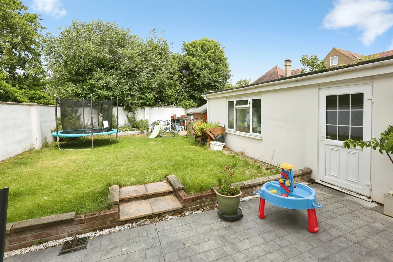Grove Avenue, Gosport, PO12, photo 18
