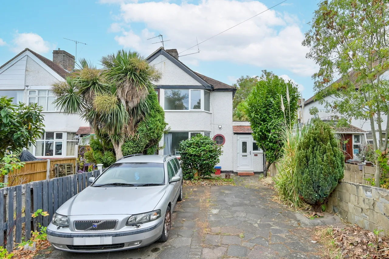 2 bed house to rent — 115 Uxbridge Road, Feltham