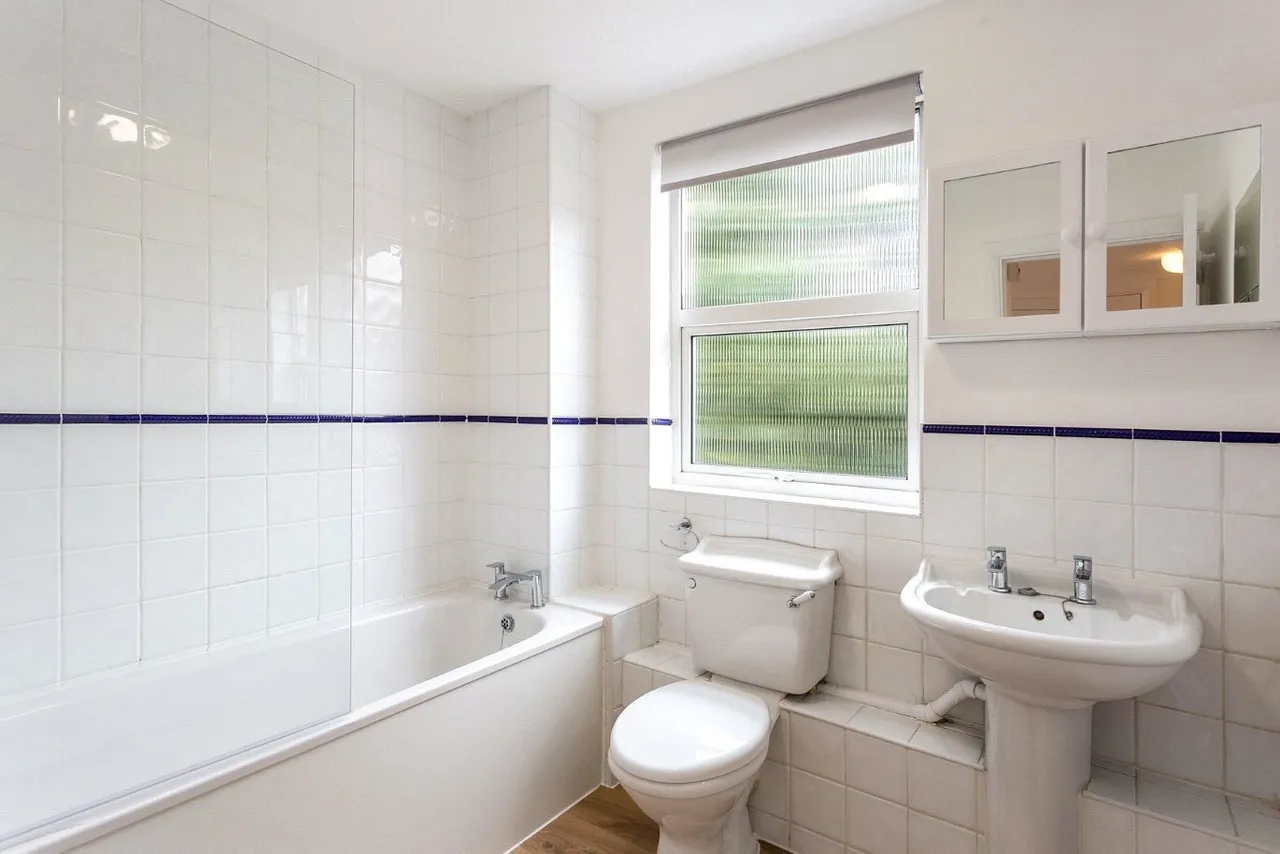 Queens Road, Weybridge, Surrey, KT13, photo 8