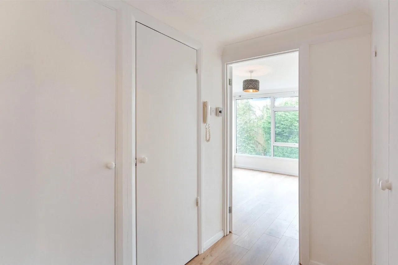 Queens Road, Weybridge, Surrey, KT13, photo 11