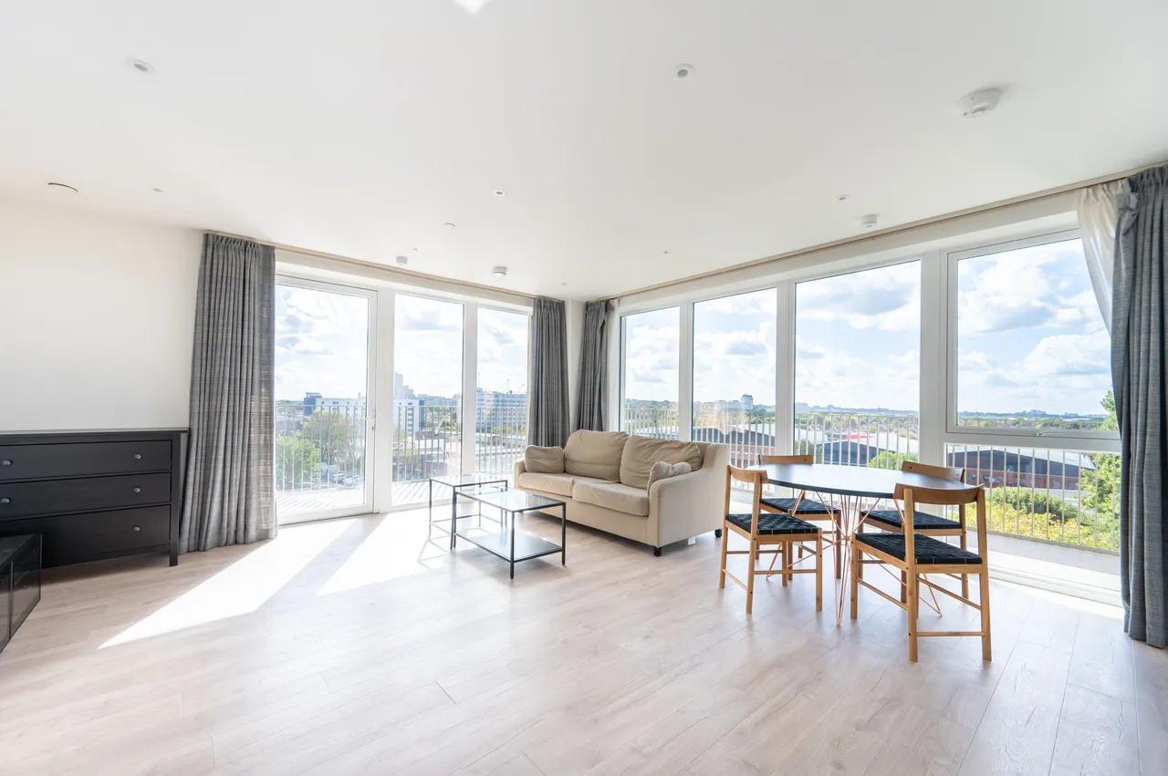 3 bed flat for sale, Wembley, HA0