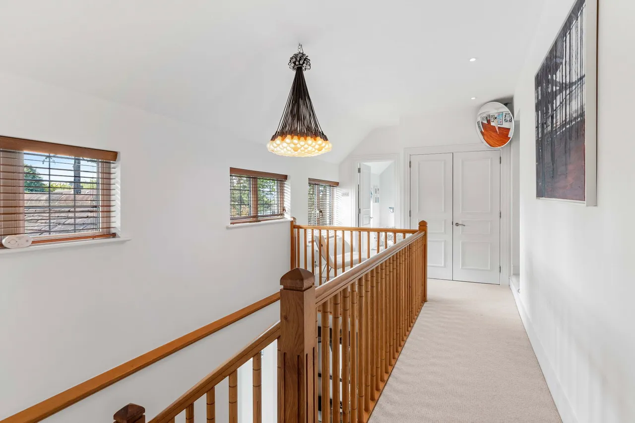 Roundwood Avenue, Hutton Mount, CM13, photo 59