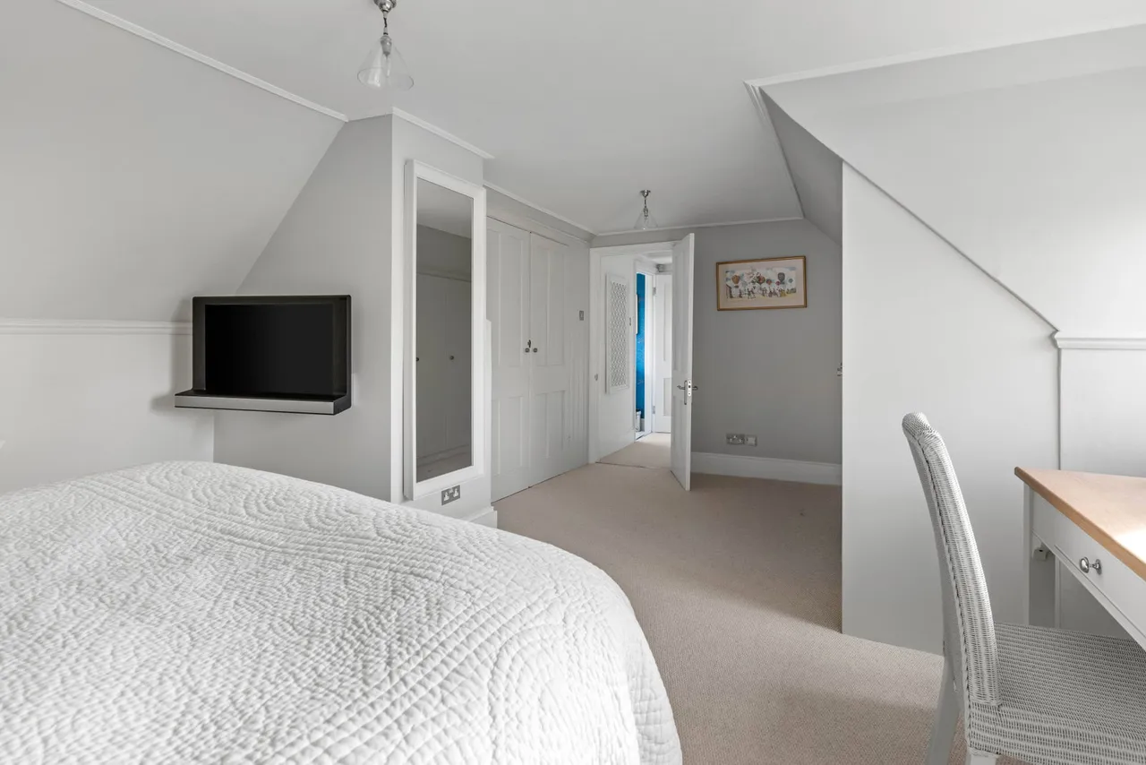 Roundwood Avenue, Hutton Mount, CM13, photo 61