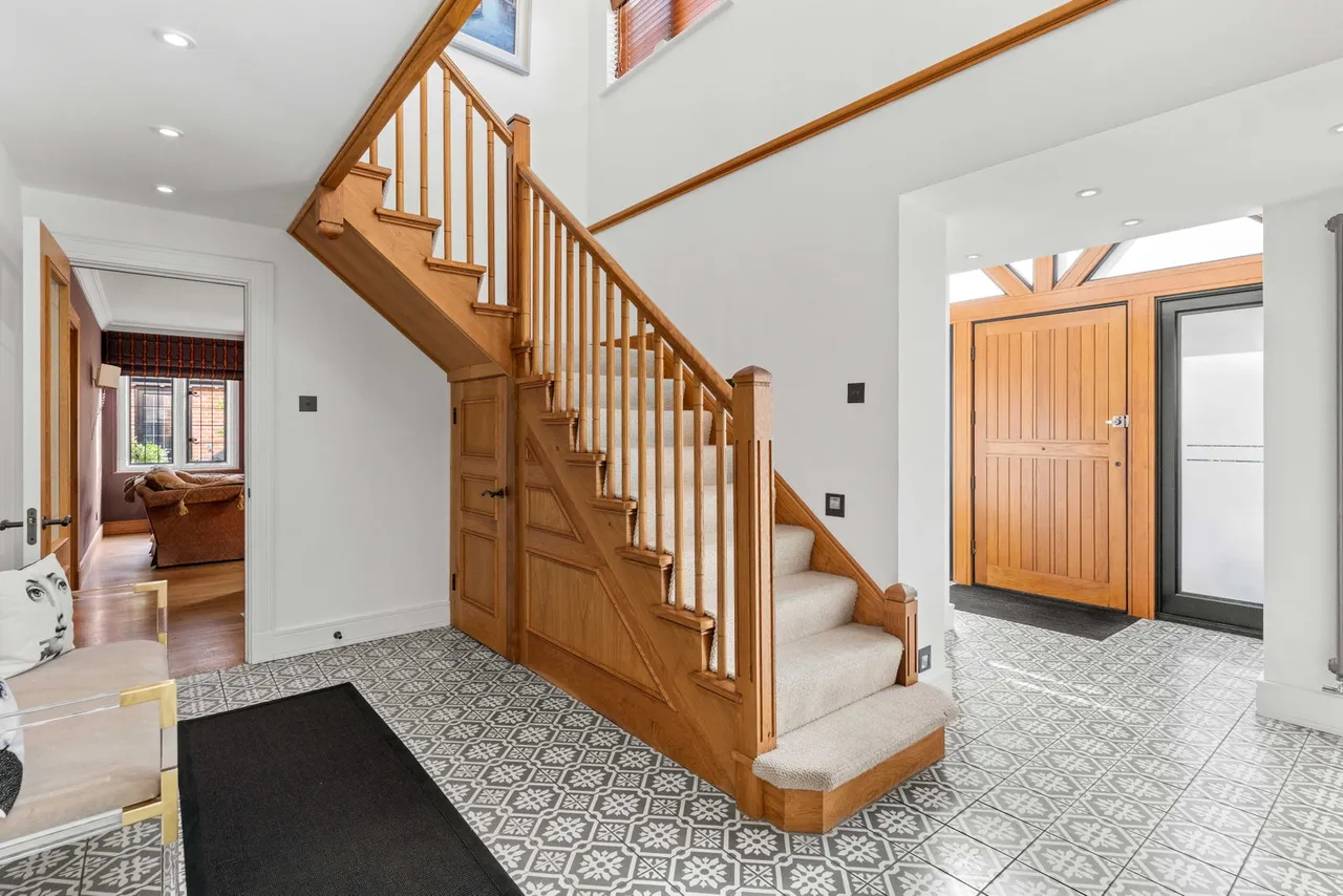 Roundwood Avenue, Hutton Mount, CM13, photo 10